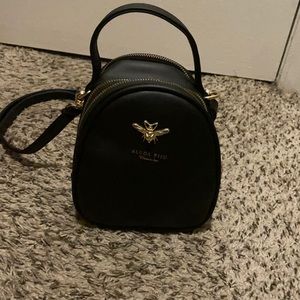 Black crossover bag